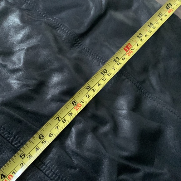 Accordi Navy Leather Pencil Skirt - Picture 14 of 14